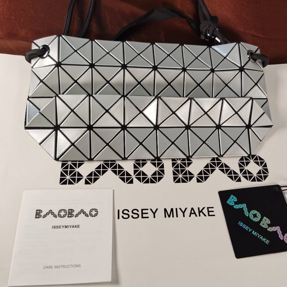 Bao Bao Issey Miyake Loop Shoulder Bag Silver - Picture 5 of 9